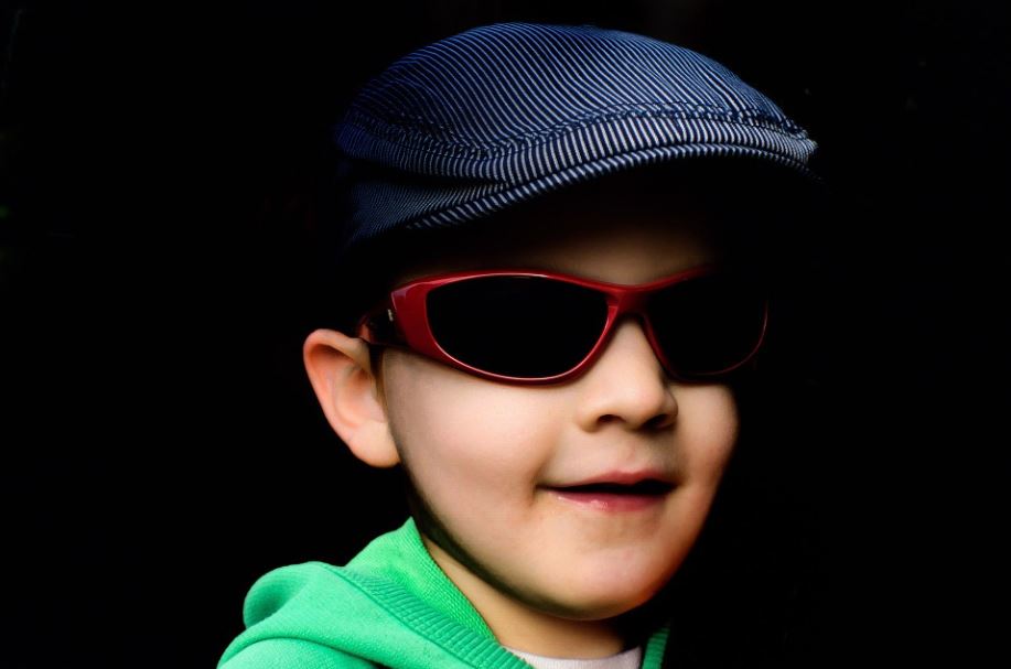 best kids sunglasses -image from pixabay by PublicDomain Pictures