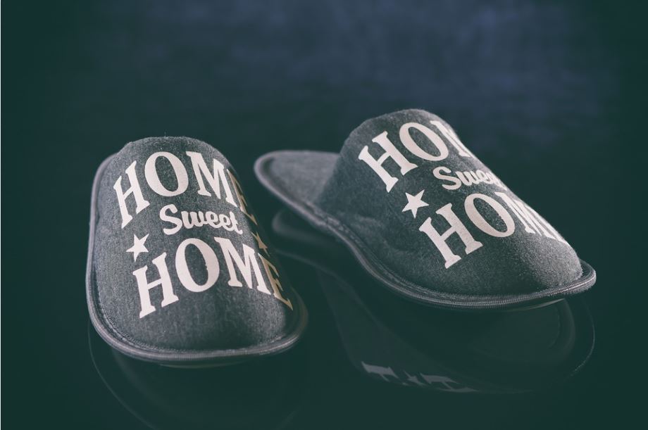 best kids slippers, a pair-image from pixabay by Alexas_fotos